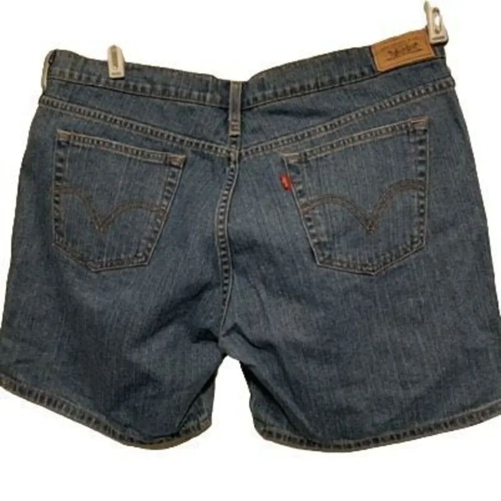 Levi’s
515 Size 38 Women’s Denim Shorts